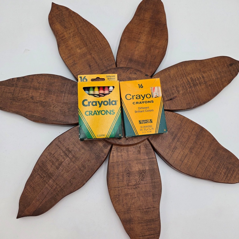 Crayola NEW Deadstock Vintage 2 Boxes 16 Count Different Brillant Colors Binney